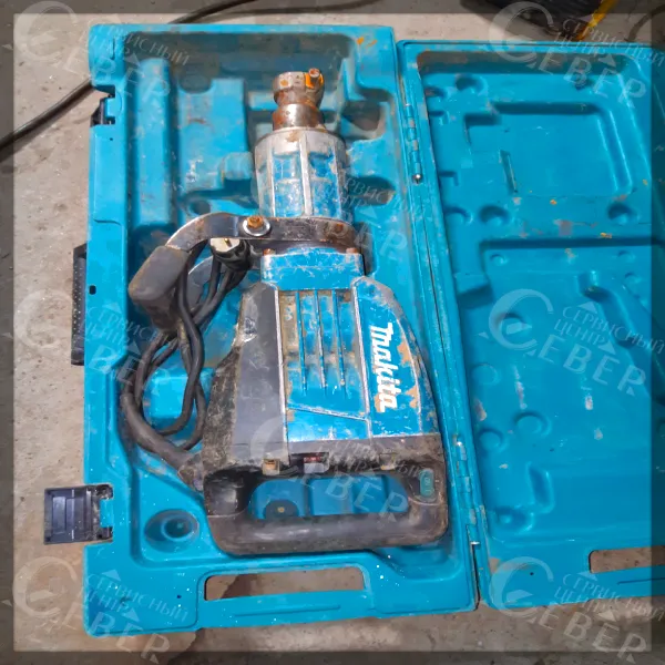 Отбойный молоток Makita HM1307C — работает с перебоями