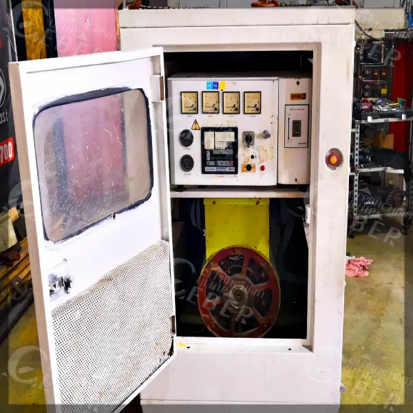 genpower-gpr-71-vnutrenniy-otsek-i-pult Капитальный ремонт дизельной электростанции GenPower GPR 71