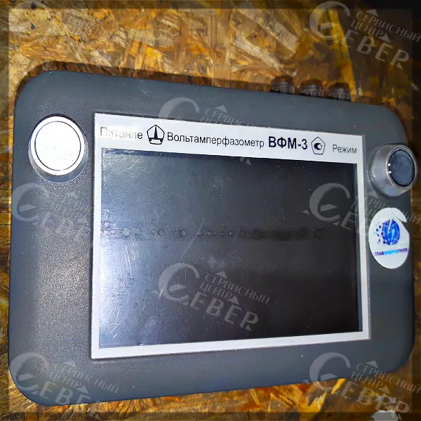 voltamperfazometr-vfm-3-perednyaya-panel Вольтамперфазометр ВФМ-3 — мерцает и периодически выключается во время работы