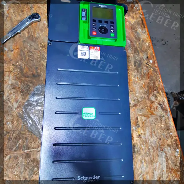 altivar-930-atv930d45n4-korpus-i-displey Ремонт Schneider Electric Altivar 930 ATV930D45N4 — пробой на землю